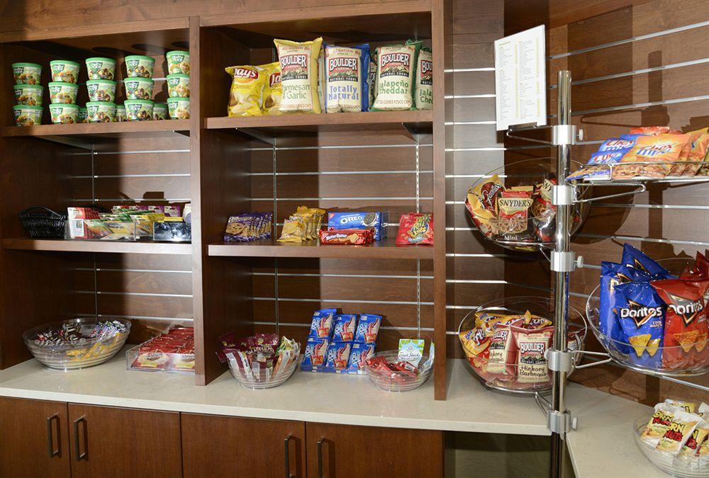 Hampton Inn & Suites Boulder North Екстериор снимка