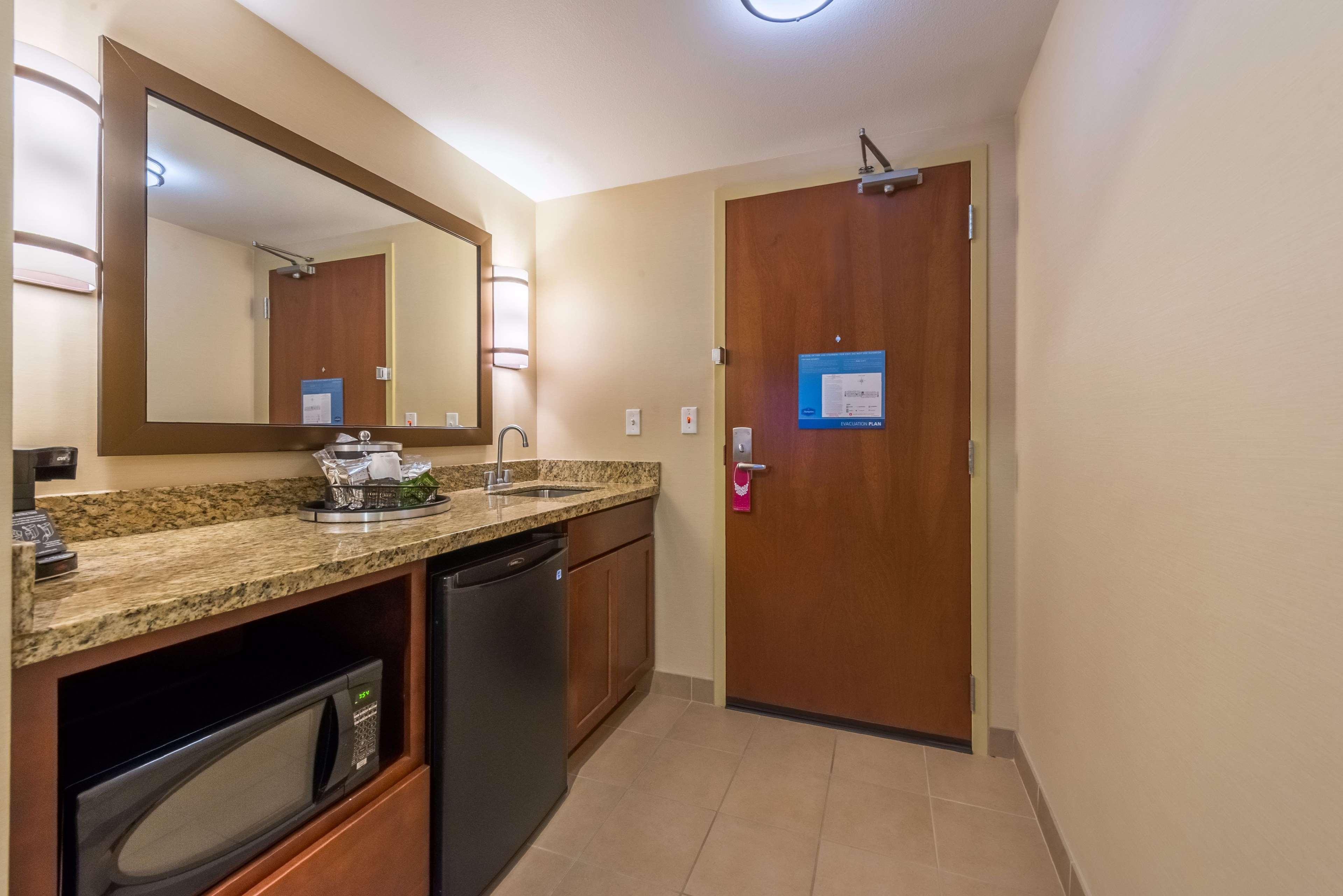 Hampton Inn & Suites Boulder North Екстериор снимка